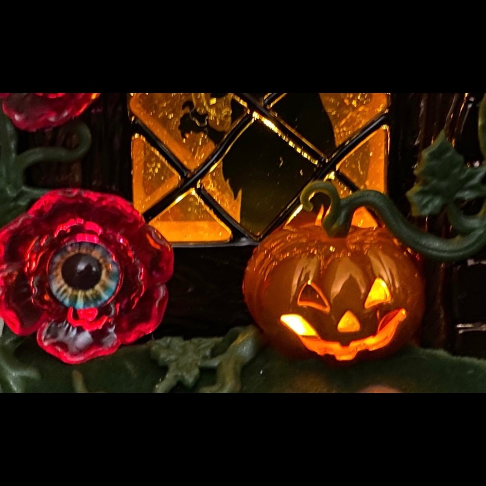 NEW BBW Projector Witches Cottage Wallflower Plug 2022 Halloween Limited Edition - Picture 8 of 10